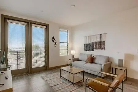Modern 2br Cozysuites On Town Waterfront 13 Apartment