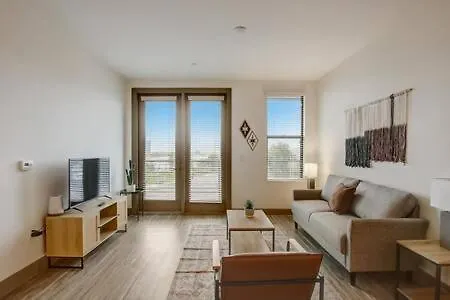 Modern 2br Cozysuites On Town Waterfront 13 *